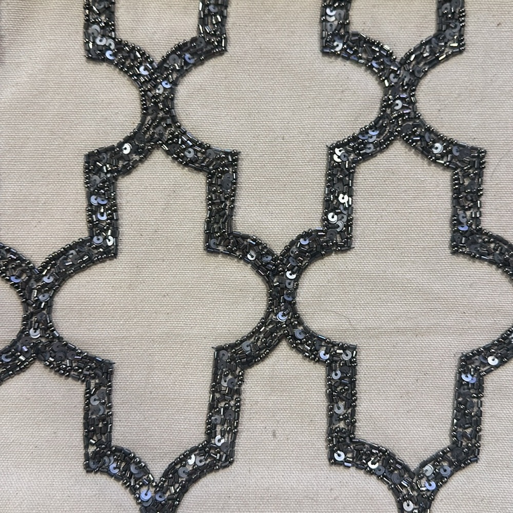 Table Runner - Picture 2 of 4